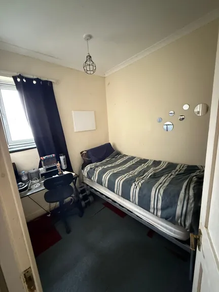 3 bed terraced house - Image 8
